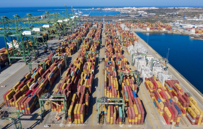 Sines entre os 15 maiores portos europeus de contentores