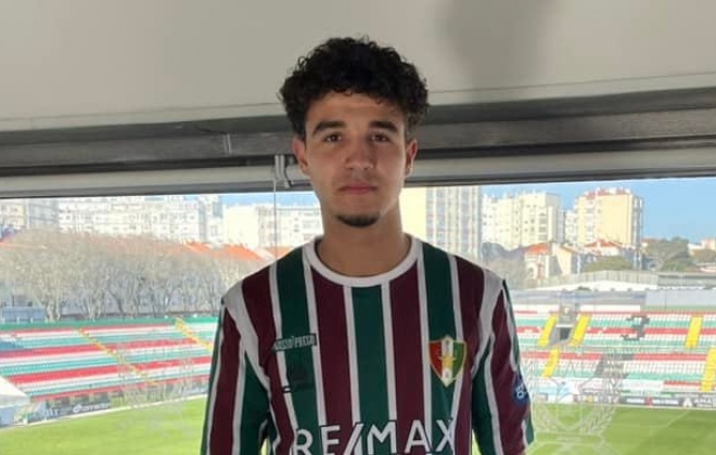 Alexandre Godinho assina pelo Estrela da Amadora SAD