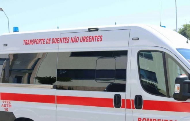 Bombeiros acusam Ministério de quebrar acordo quanto ao transporte de doentes não urgentes