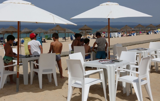 Melides e Carvalhal com Biblioteca na Praia até final de agosto