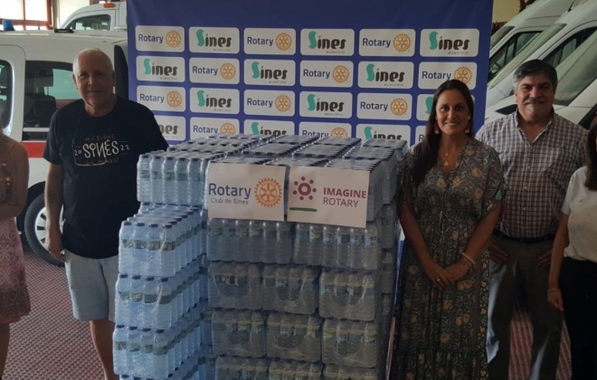 Rotary Club de Sines doa 2304 garrafas de água aos Bombeiros Voluntários de Sines