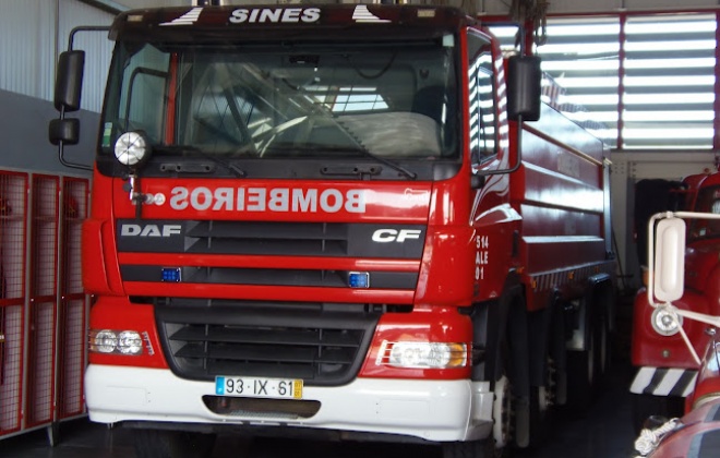 Bombeiros de Sines combateram incêndio em canavial