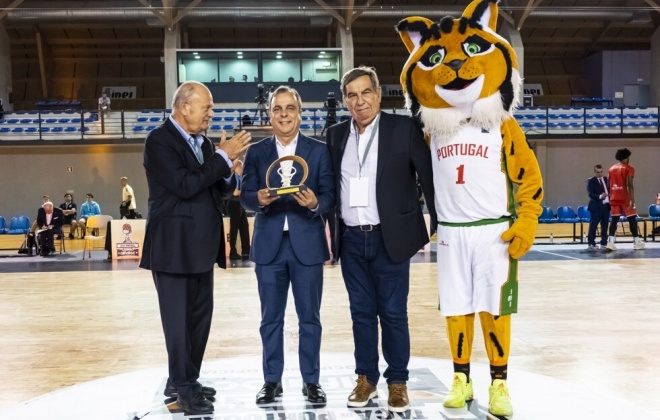Nuno Mascarenhas foi homenageado pela Federação Portuguesa de Basquetebol