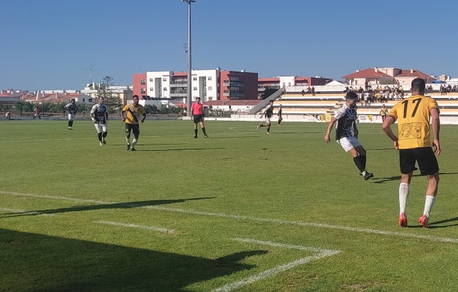 Vasco da Gama de Sines vence na Costa da Caparica por 3-2