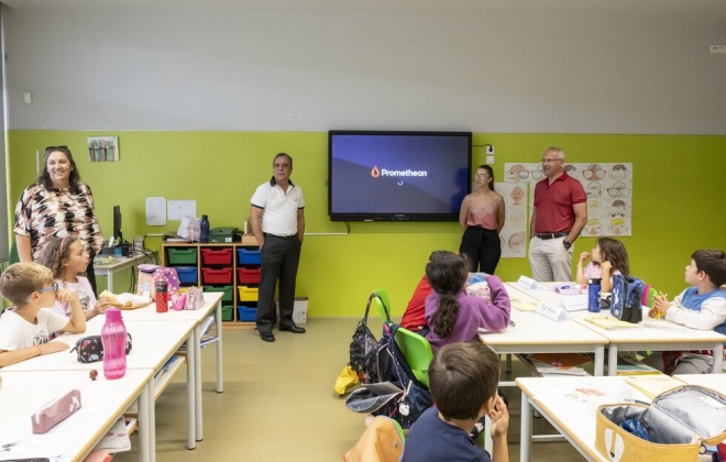 Escolas Básicas de Sines equipadas com quadros interativos