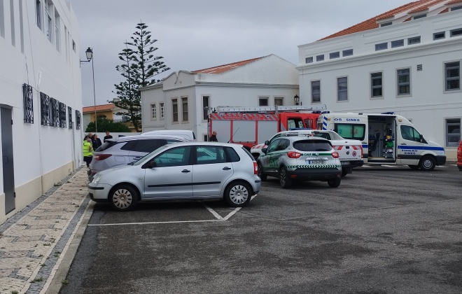 Incêndio no refeitório da Câmara de Sines não provoca feridos