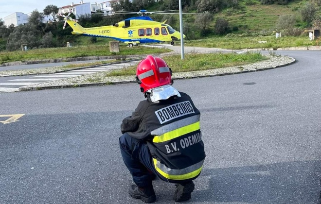 Colisão entre duas motas provocou dois feridos graves em Odemira
