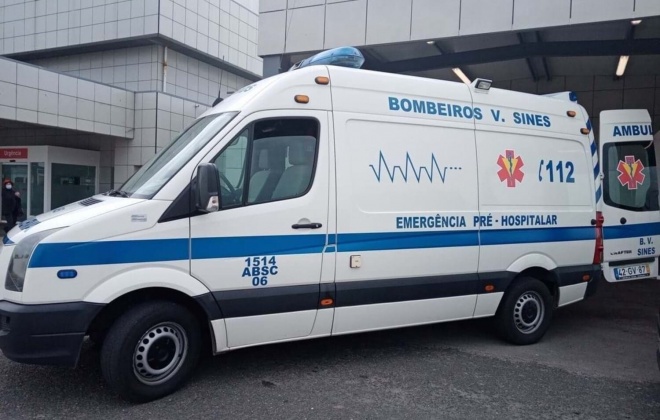 Despiste de mota provoca dois feridos ligeiros em São Torpes, no concelho de Sines