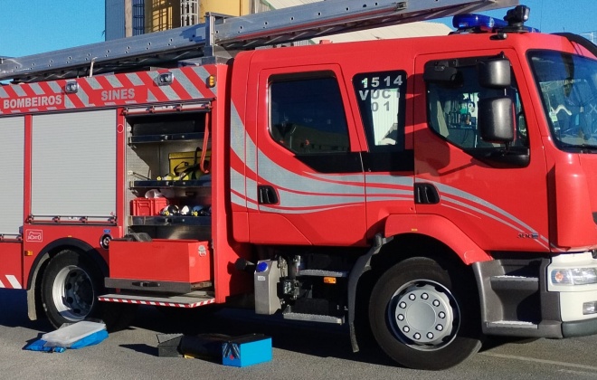 Despiste de carro provoca um ferido ligeiro em Sines