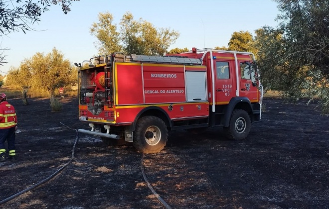 Bombeiros combateram incêndio em Fornalhas Velhas no concelho de Odemira