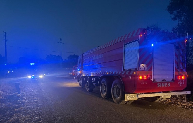 Bombeiros de Sines apoiaram o combate ao incêndio em Messejana