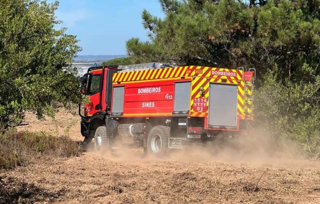 Bombeiros combateram incêndio na Bêbeda no concelho de Sines