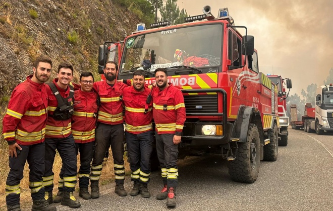 Bombeiros do Litoral Alentejano combatem incêndios na região centro