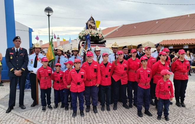 Bombeiros de Odemira presentes na procissão em honra da Nossa Senhora da Piedade