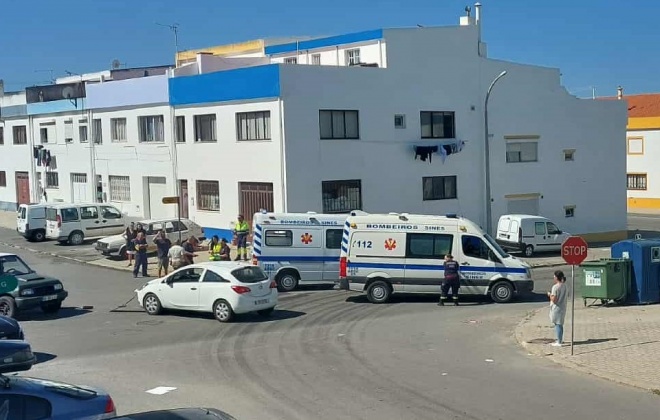 Colisão provoca dois feridos ligeiros na ZIL 2 em Sines