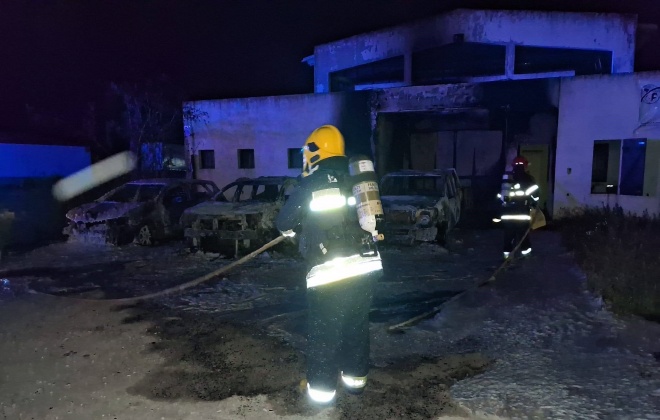Incêndio destruiu três carros em Alcácer do Sal