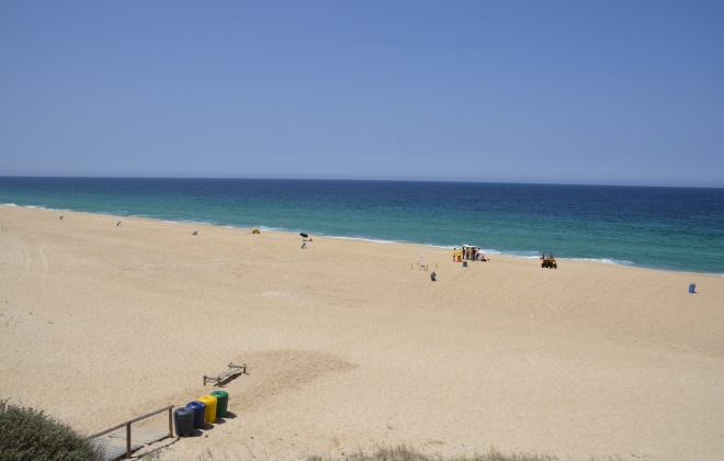 Praia da Costa de Santo André e da Fonte do Cortiço com “ZERO Poluição” em 202