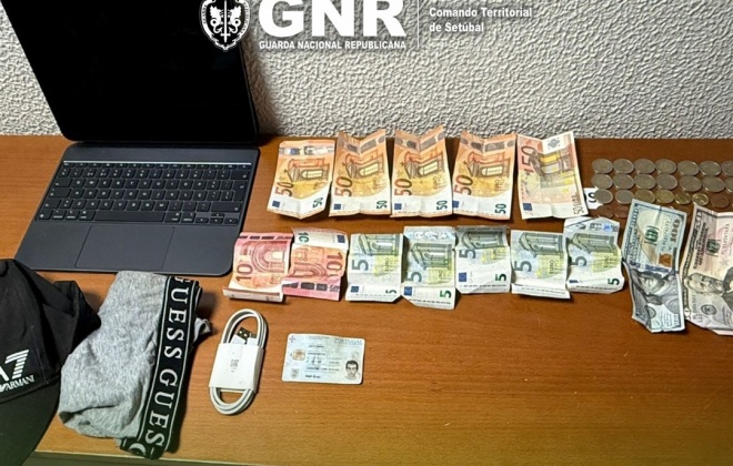 GNR identificou um homem por furto em residência e recuperou material furtado em Tróia