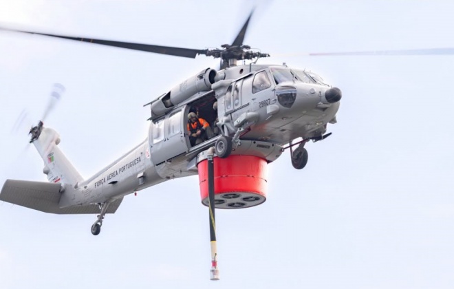 Forças Armadas reforçam dispositivo de combate a incêndios rurais com estreia de helicópteros Black Hawk
